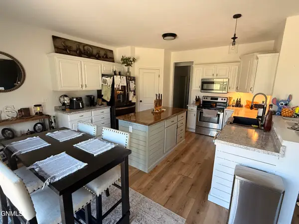 2605 2nd Street Ne, Watford City, ND 58854