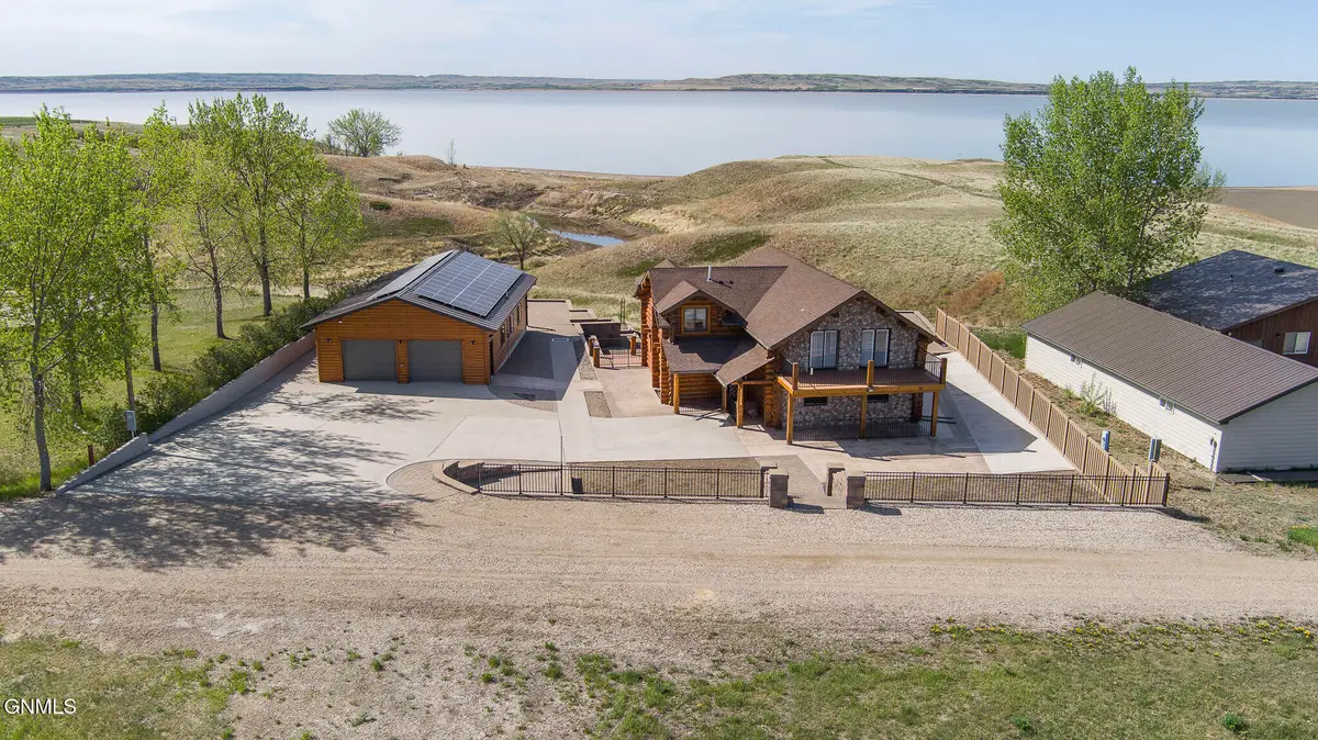 11268 Keys Cove Loop, Ray, ND 58849 - #1