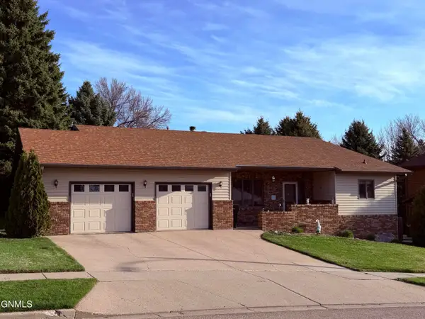 426 Juniper Drive, Bismarck, ND 58503