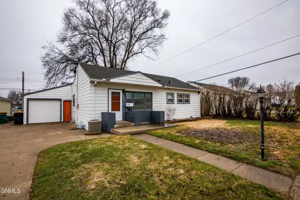 1141 B Avenue W, Bismarck, ND 58501
