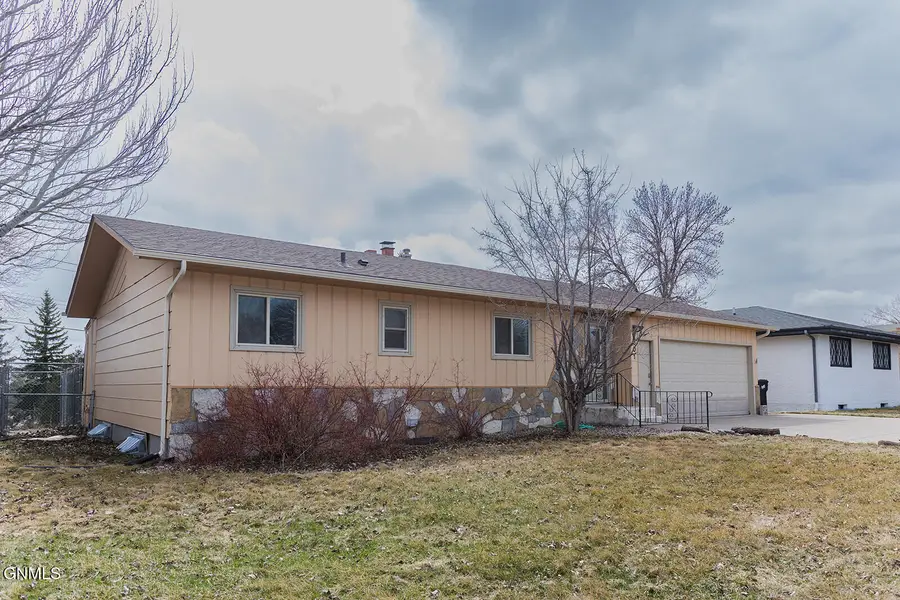 601 Interstate Avenue W, Bismarck, ND 58503 - #2