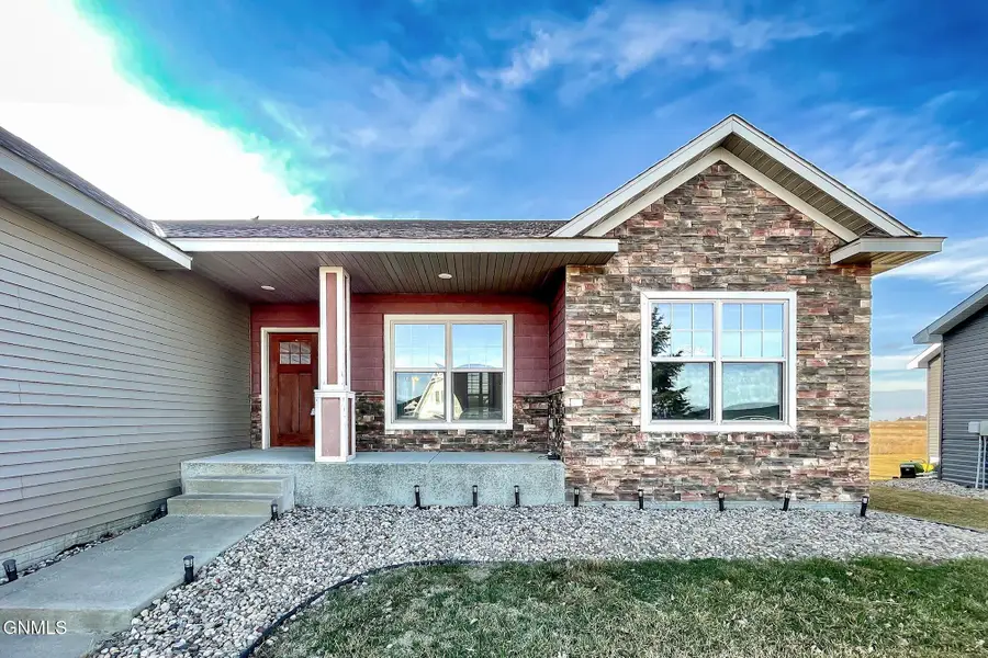 1716 27th Nw, Minot, ND 58703 - #3