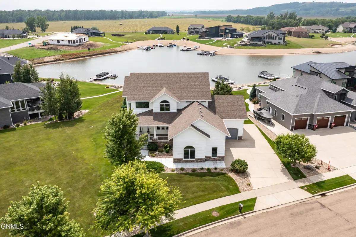 4303 Borden Harbor Place Se, Mandan, ND 58554 - #1