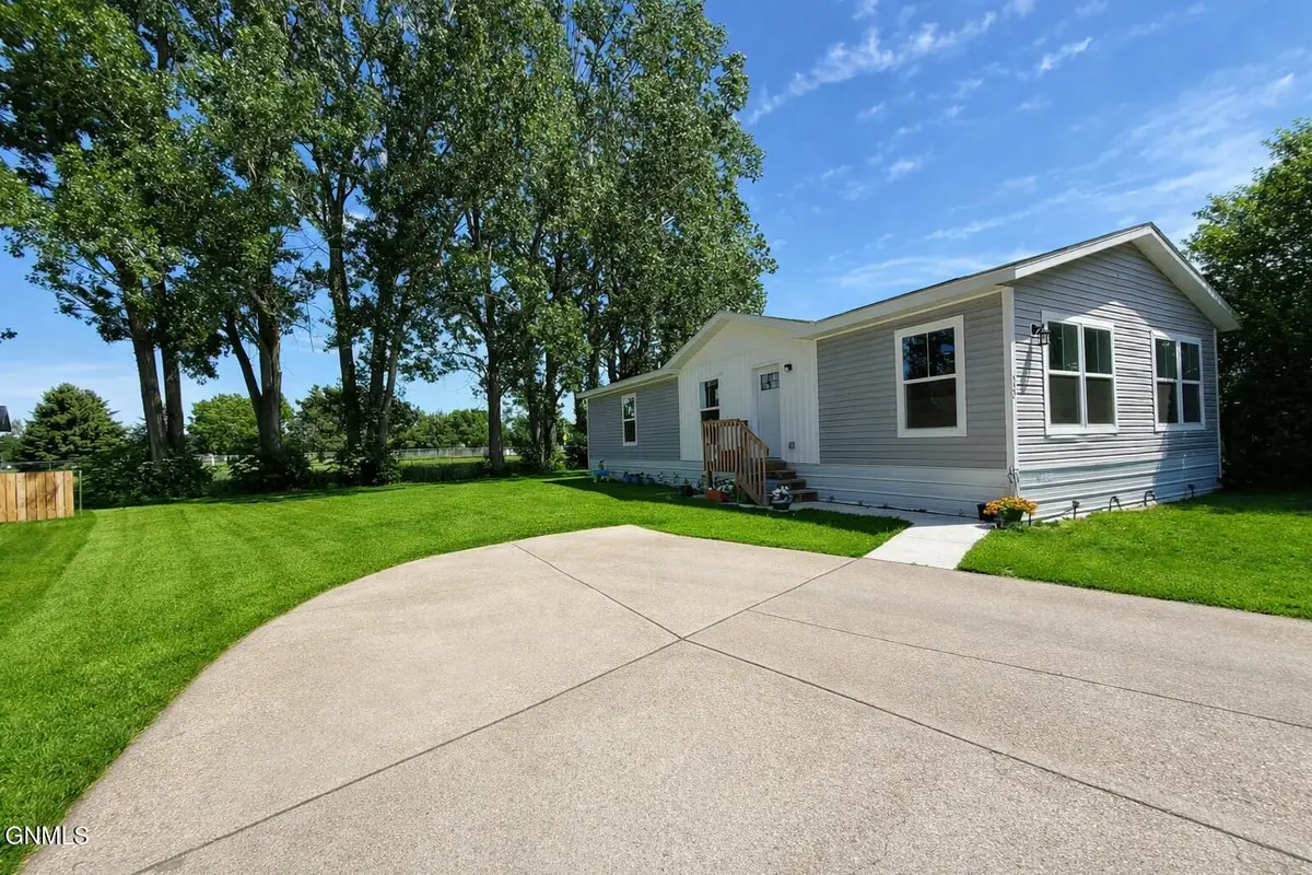 322 Bedford Boulevard, Bismarck, ND 58504 - #1