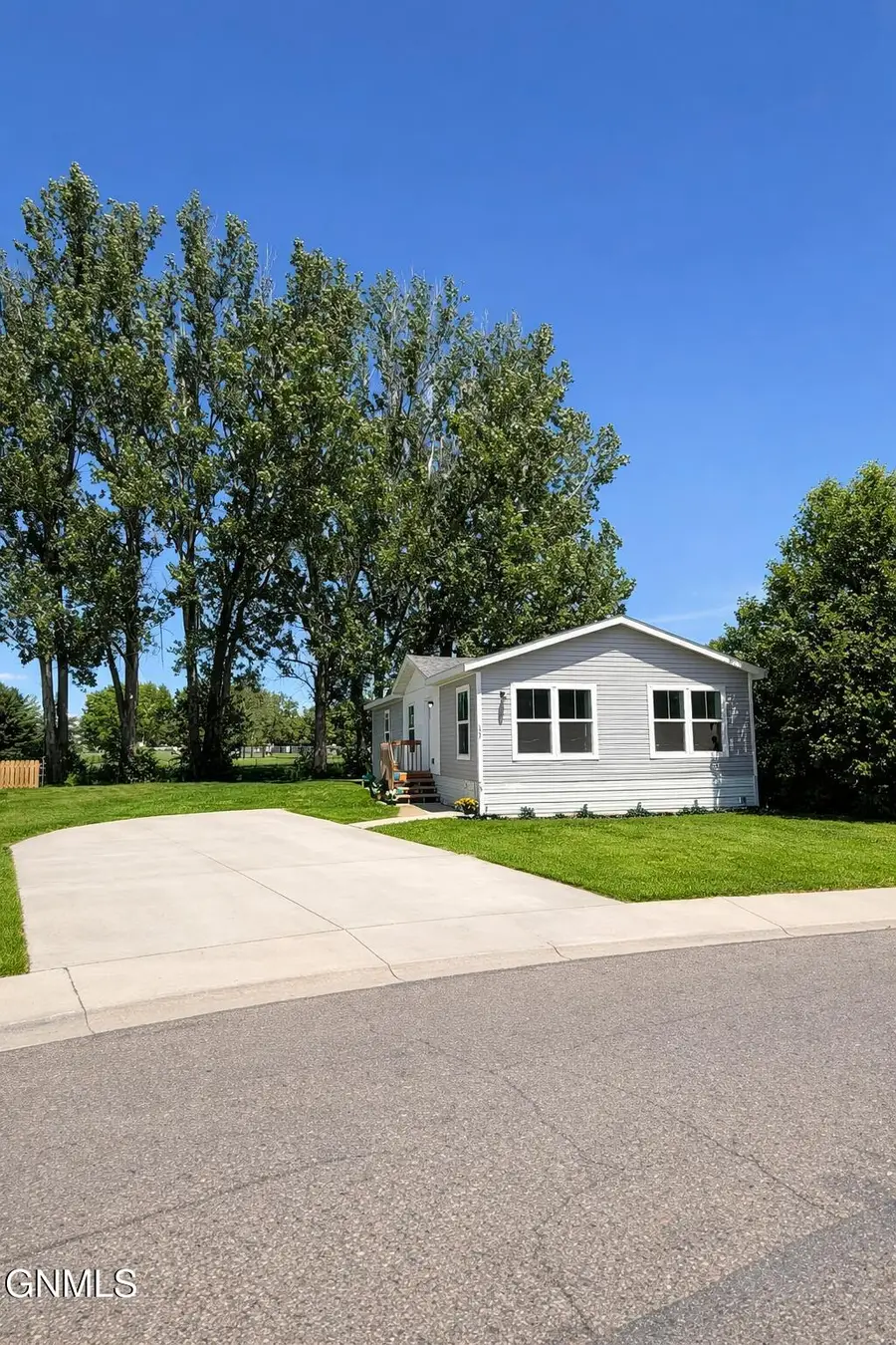 322 Bedford Boulevard, Bismarck, ND 58504 - #2