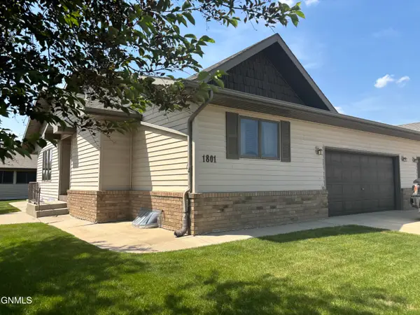 1801 15th Avenue W, Williston, ND 58801