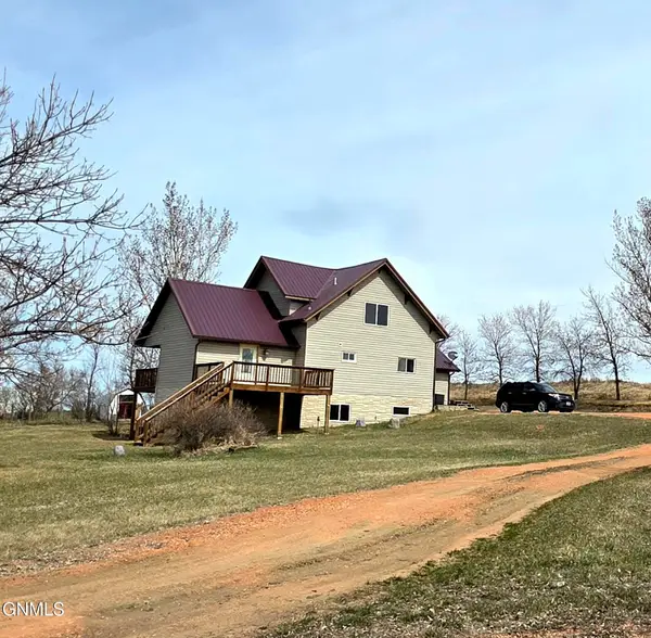 21 Sunrise Estates Road, Watford City, ND 58854