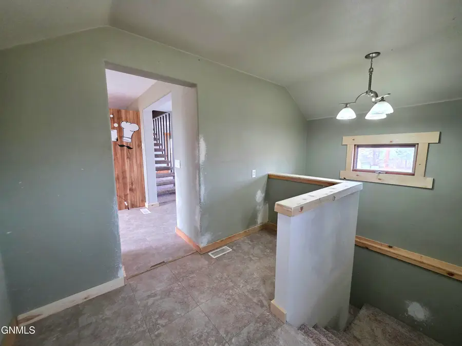 21 Sunrise Estates Road, Watford City, ND 58854 - #3