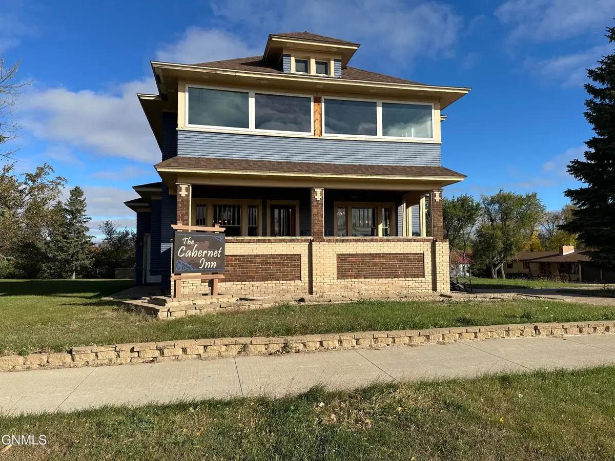 137 3rd Avenue Ne, Garrison, ND 58540 - #1