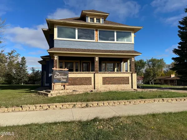 137 3rd Avenue Ne, Garrison, ND 58540