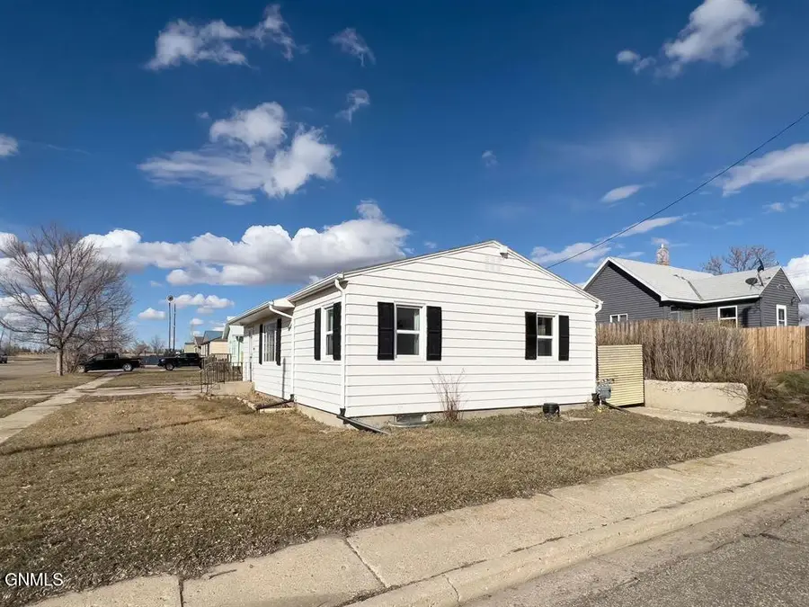 501 Benson Street N, Tioga, ND 58852 - #2