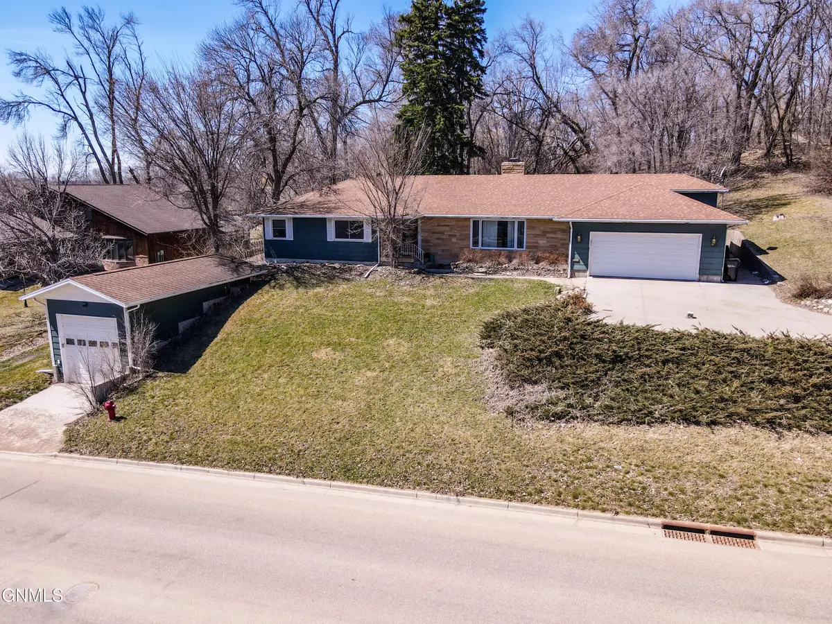 801 5th Avenue Nw, Valley City, ND 58072 - #1