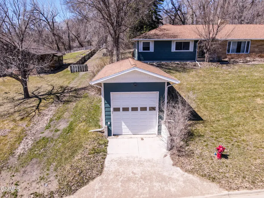 801 5th Avenue Nw, Valley City, ND 58072 - #2