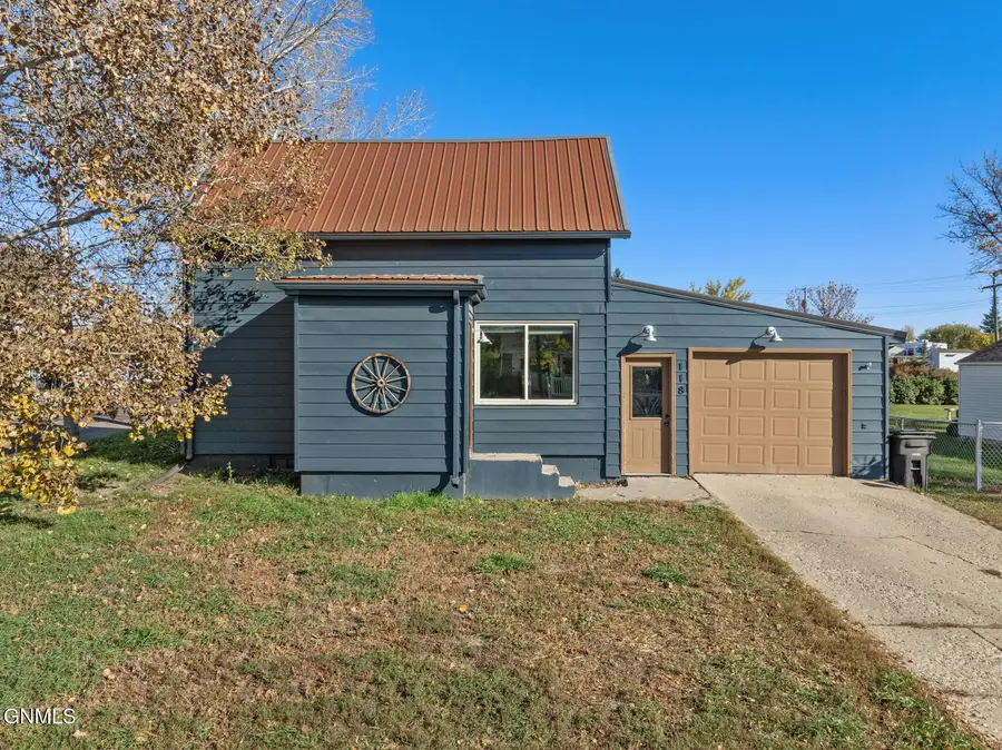 118 4th Street Nw, Tioga, ND 58852 - #2