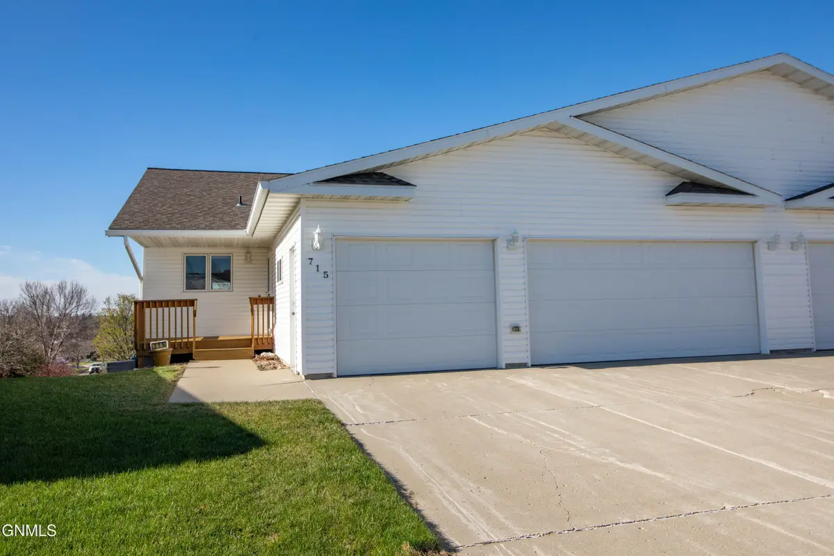 715 Brome Loop, Bismarck, ND 58503 - #1