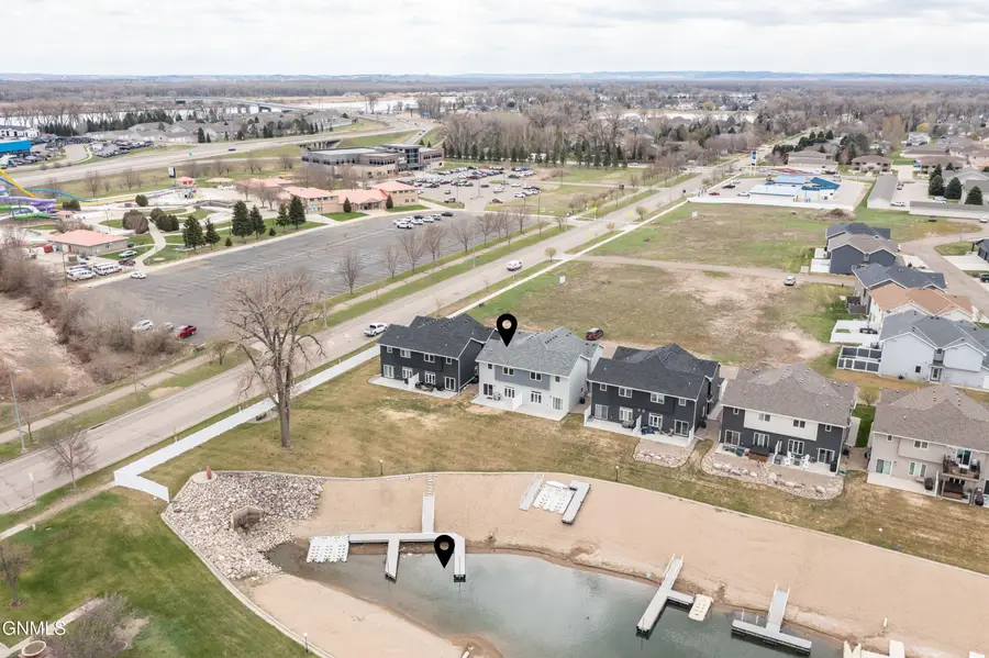 2425 Water Park Loop Se, Mandan, ND 58554 - #2