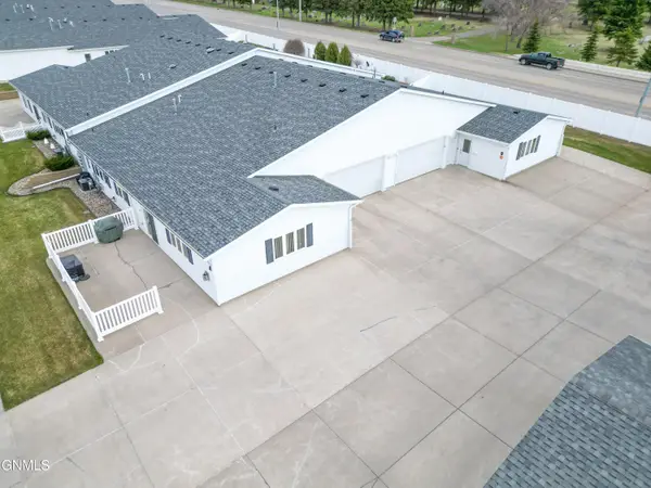 3015 Colorado Drive #B, Bismarck, ND 58503