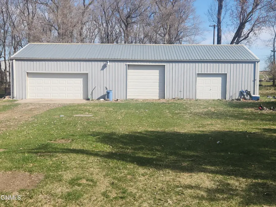616 1st Avenue Ne, Streeter, ND 58483 - #2