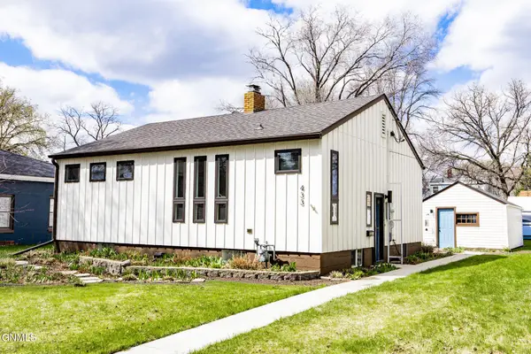 433 Elmwood Avenue S, Fargo, ND 58103
