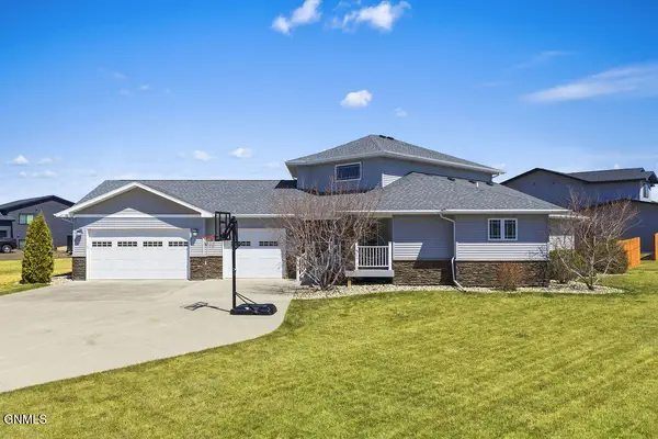 505 7th Avenue Sw, Surrey, ND 58785