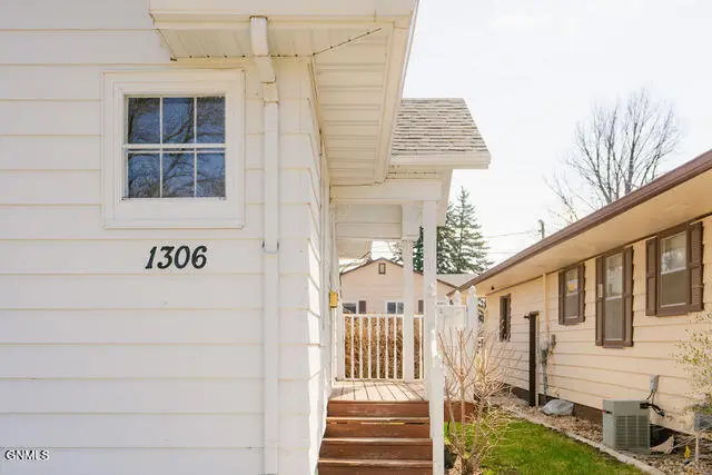 1306 5th Avenue Ne, Jamestown, ND 58401 - #3