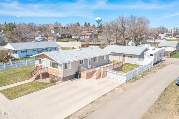 703 9th Street E, Williston, ND 58801