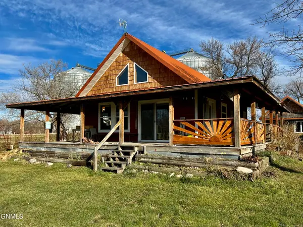 305 Oak Street, Hastings, ND 58049