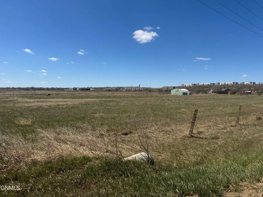 601 17th Avenue Ne, Watford City, ND 58854 - #2