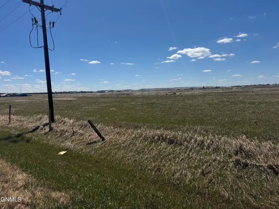 601 17th Avenue Ne, Watford City, ND 58854 - #3
