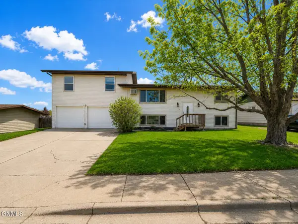 531 3rd Avenue Se, Dickinson, ND 58601