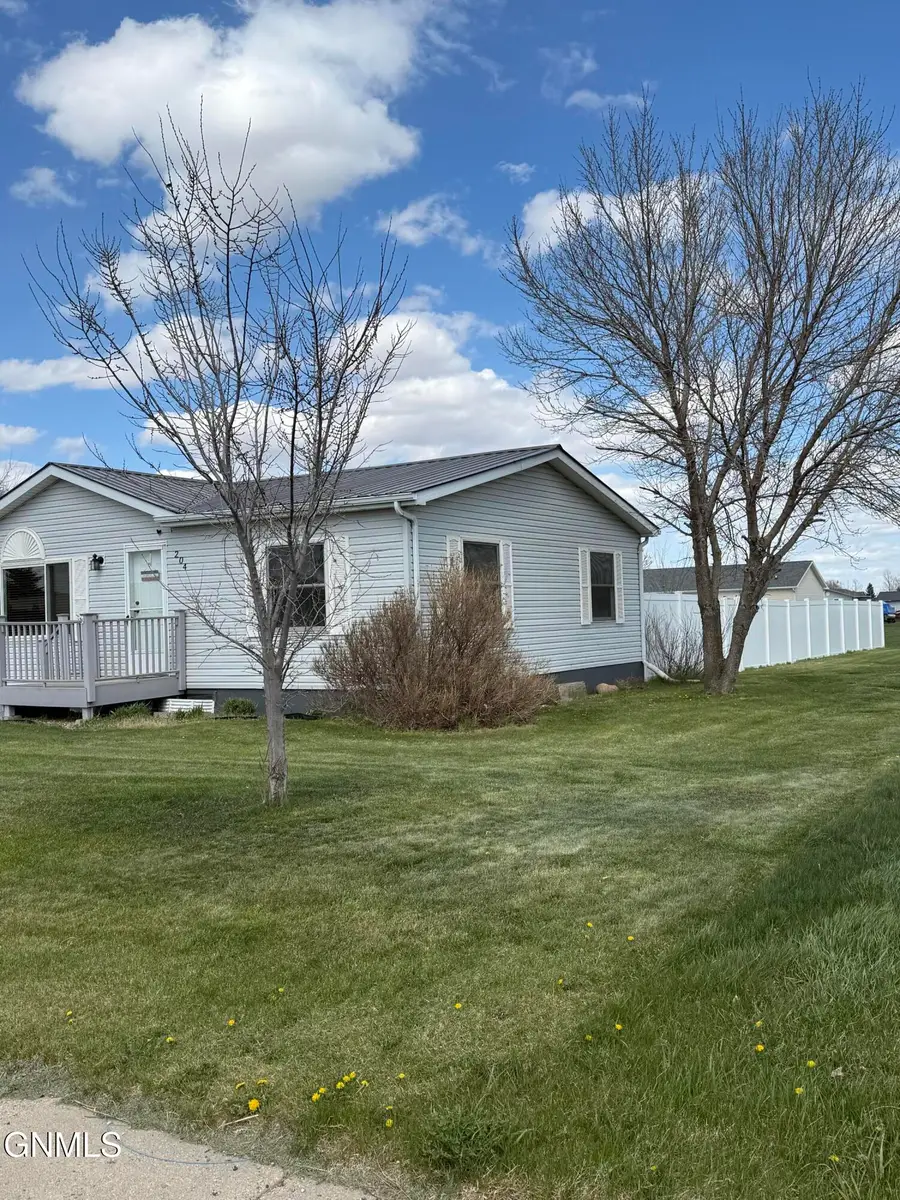 204 8th Street, Glen Ullin, ND 58631 - #3