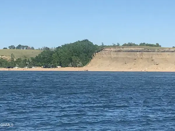 1 Beulah Bay Road, Beulah, ND 58523