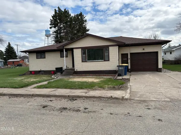 309 7th Avenue N, Edgeley, ND 58433