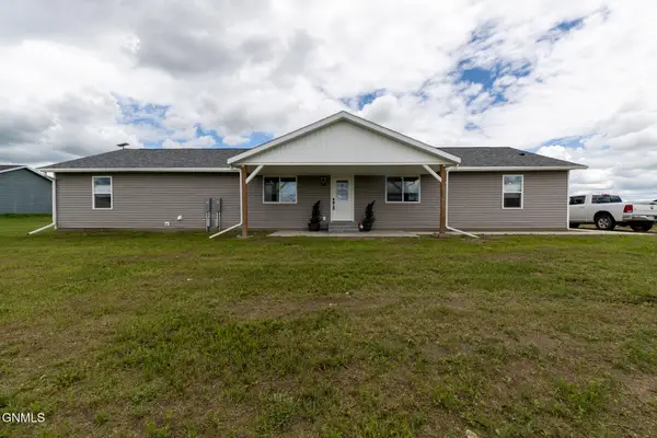 5476 Matthew Avenue, Williston, ND 58801