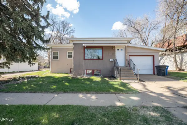 523 3rd Street W, Dickinson, ND 58601