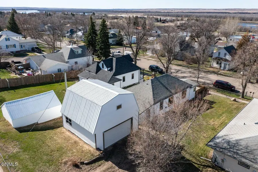 814 4th Avenue, Washburn, ND 58577 - #2