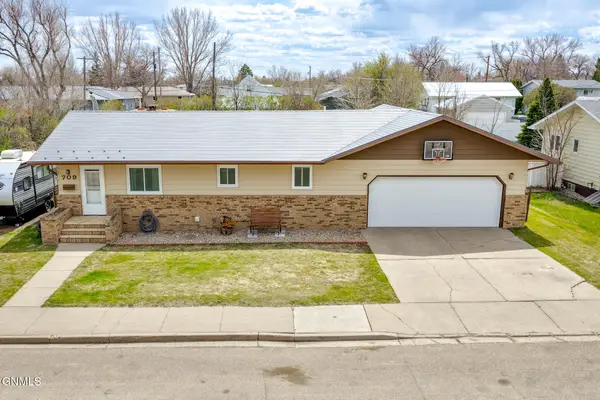 709 15th Street W, Williston, ND 58801