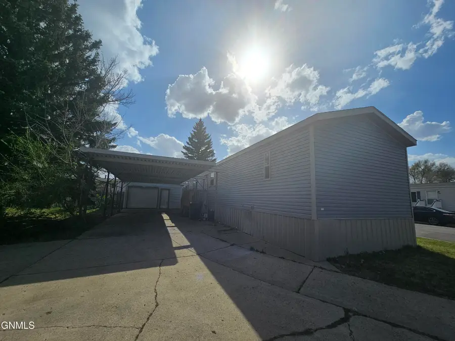 1916 Sioux Street, Williston, ND 58801 - #2