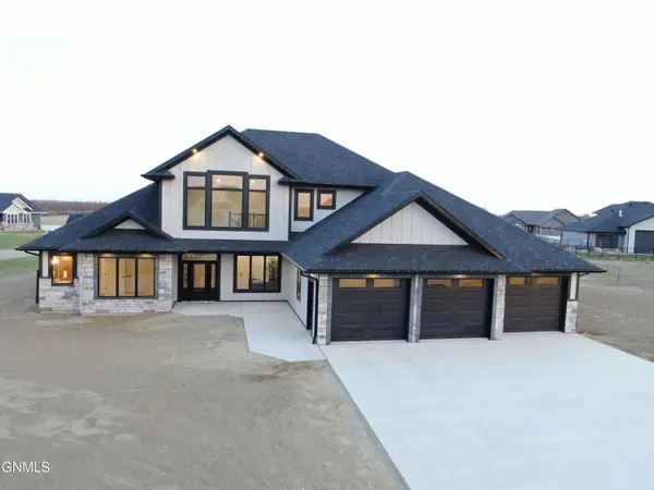 11807 Glacier Circle, Bismarck, ND 58503