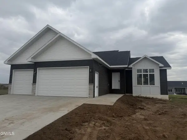 5315 Hendrickson Drive, Bismarck, ND 58504