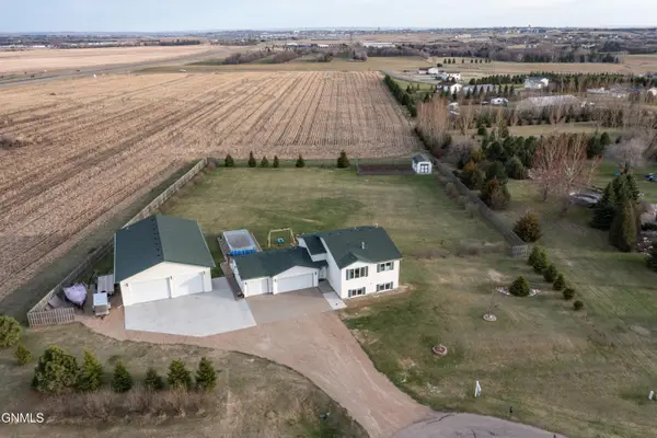 1001 Sunflower Drive, Bismarck, ND 58503