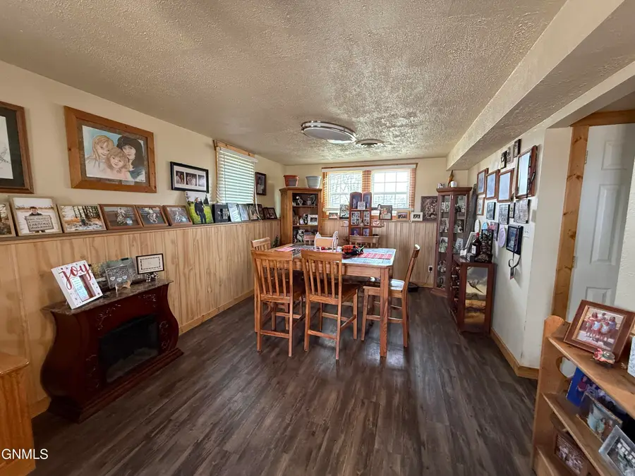 212 6th Avenue Ne, Watford City, ND 58854 - #3