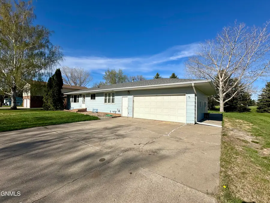 503 Sayler Street, Underwood, ND 58576 - #2