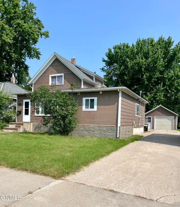 450 7th Street Nw, Valley City, ND 58072