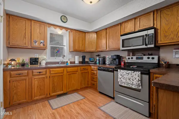 2986 Warwick Loop, Bismarck, ND 58504