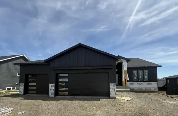 4315 Elk Ridge Drive, Bismarck, ND 58503