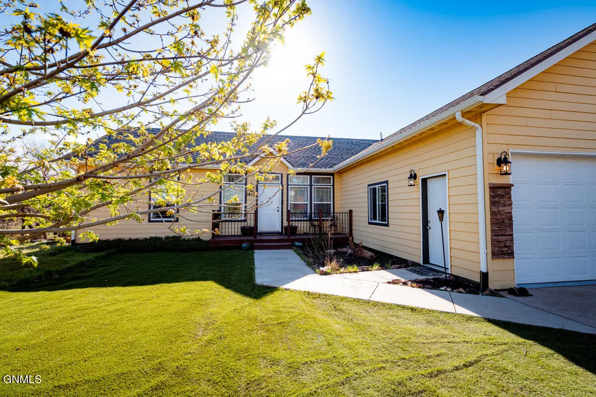 1412 E Pheasant Ridge Street, Watford City, ND 58854 - #1