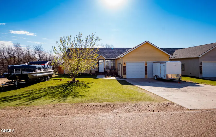 1412 E Pheasant Ridge Street, Watford City, ND 58854 - #2