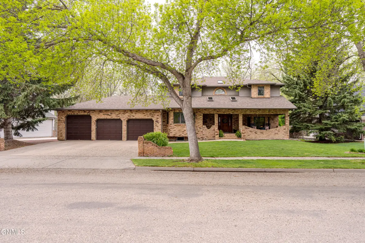 800 Munich Drive, Bismarck, ND 58504 - #1