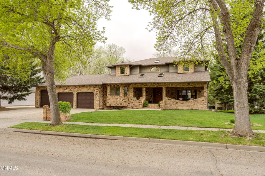 800 Munich Drive, Bismarck, ND 58504 - #2